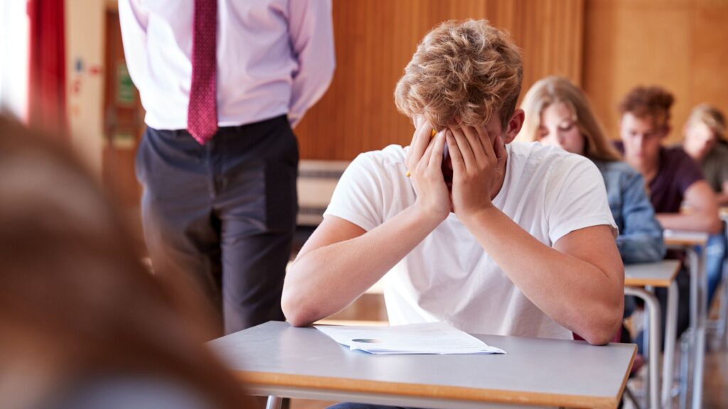  „O să pic, o să fie groaznic” versus „O să fie ușor, sigur iau”. Sfaturi pentru studenți în sesiune de la psihologul ieșean Cristian Grigore