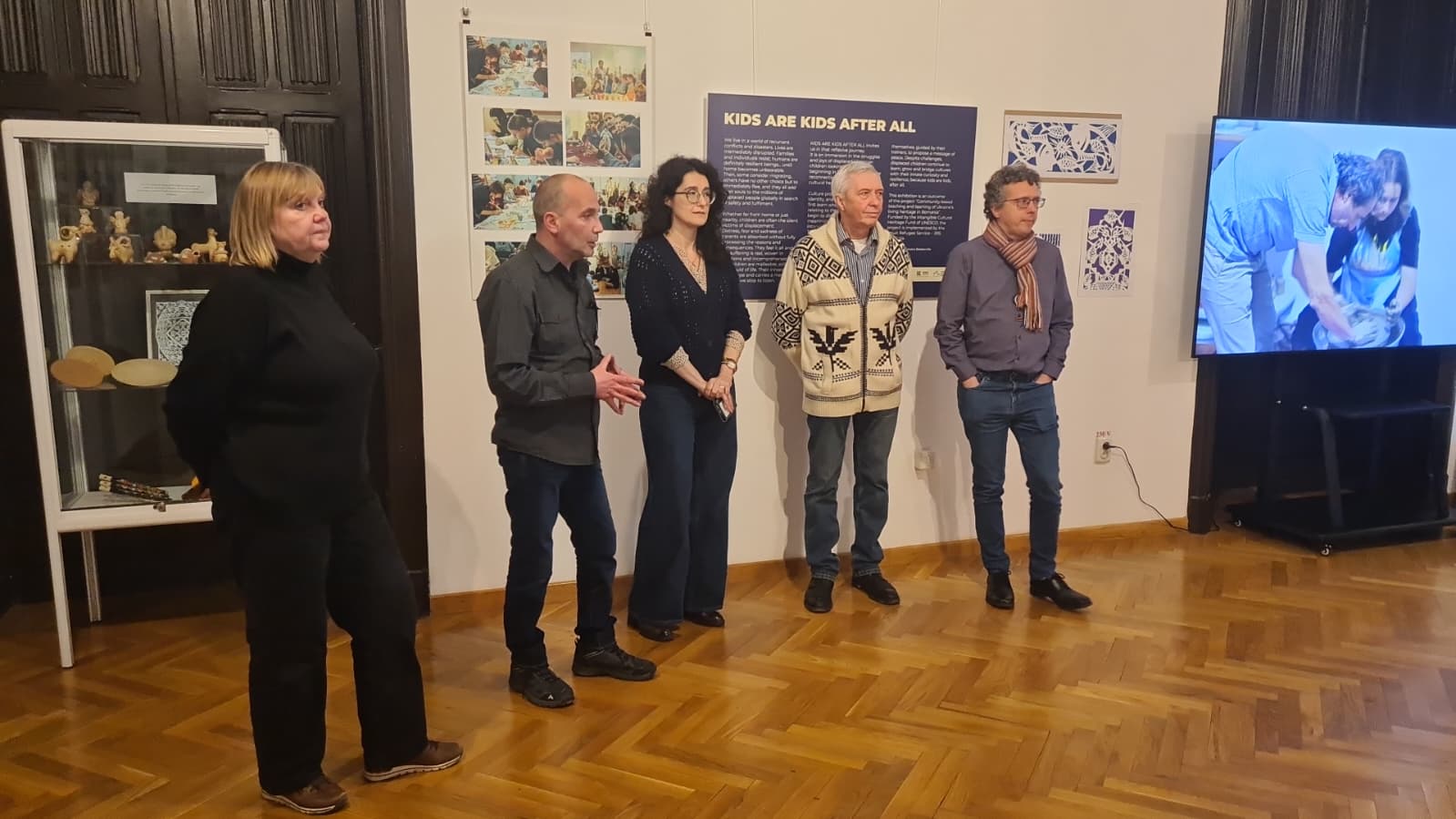  Viața continuă, în ciuda războiului. Patrimoniul cultural ucrainean, văzut prin ochii copiilor, expus la Palatul Culturii din Iași