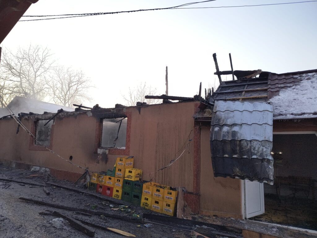  Incendiu la două locuințe din Ciurea – Cum afectează gerul intervenția pompierilor (FOTO/VIDEO)