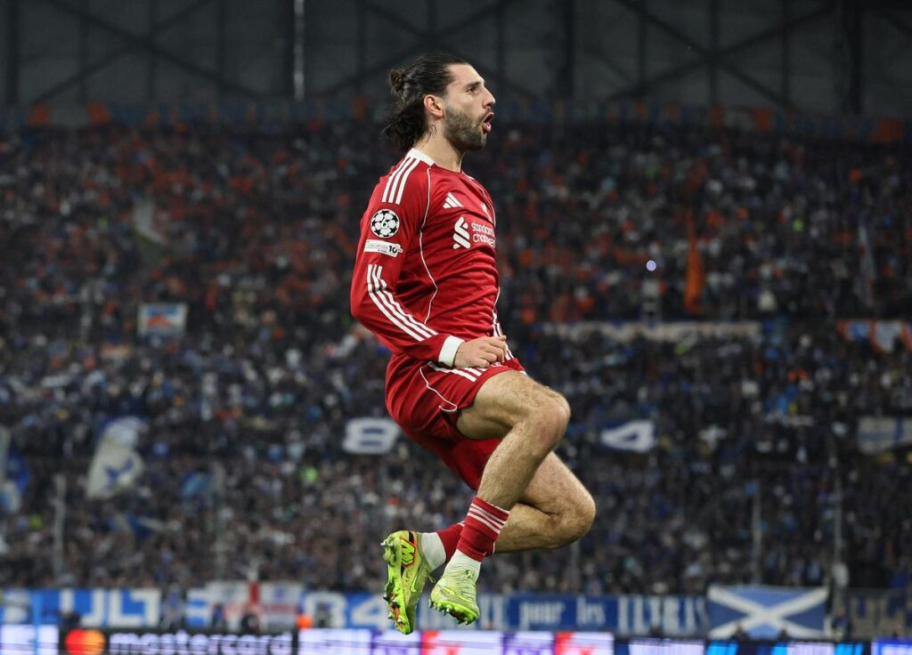  „Dacă nu este crocodil, nu trebuie să sari”. Explicaţiile lui Roberto De Zerbi, după ce niciun jucător de la OM nu era întins în spatele zidului la lovitura liberă a echipei Liverpool 