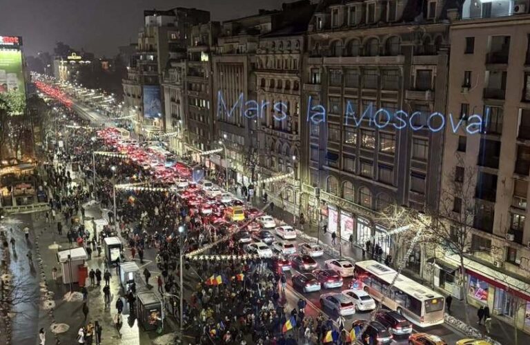 Persoana care a proiectat mesajul „Marş la Moscova” în timpul protestului AUR, amendată