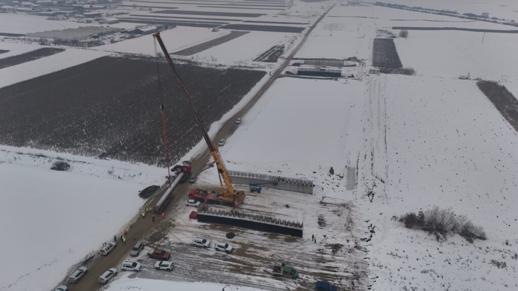  VIDEO | Moment istoric: Se ridică primele grinzi pe Autostrada Unirii A8