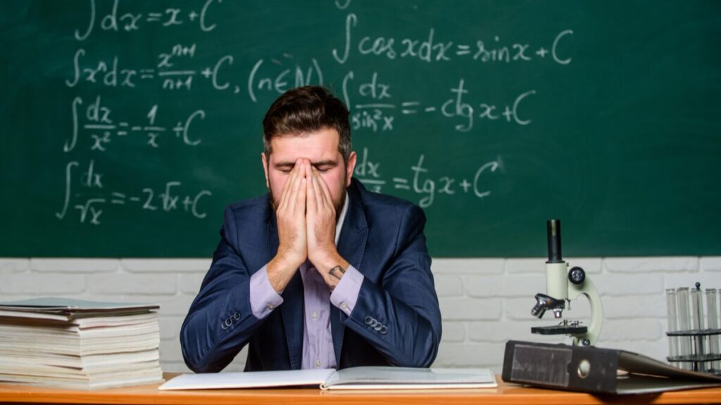  „Harta” necalificaților din școli, pe domenii. 75 de norme din tot județul, ocupate de personal necalificat, inclusiv Română și Matematică. Elevii din rural, cei mai afectați