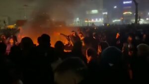 Teheranul anunță aproximativ 2.000 de morți în urma protestelor/SUA își avertizează cetățenii să plece din Iran
