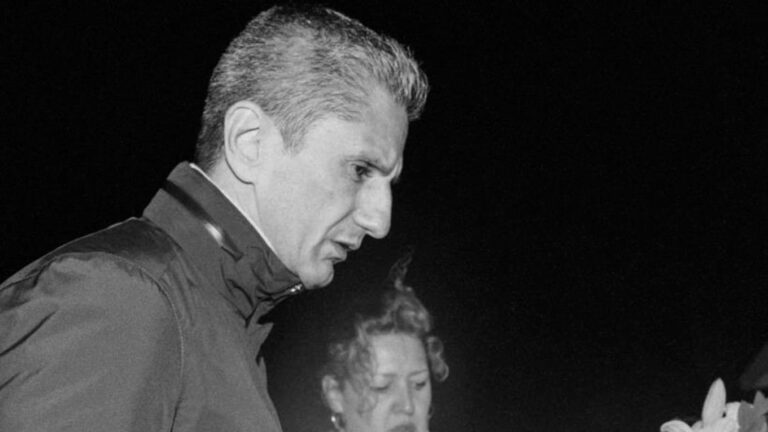 Răzvan Lucescu şi jucătorii de la PAOK au depus flori la stadionul Toumba pentru fanii decedaţi în accidentul din Timiş: Este o tragedie imensă