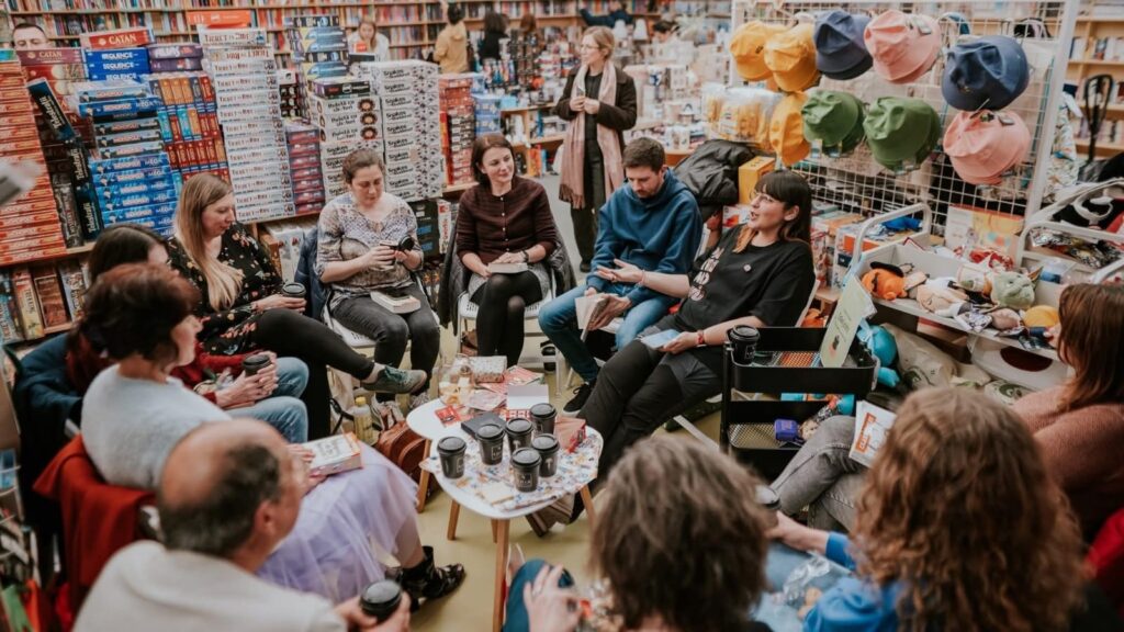  „Silent Reading Party” adună pasionații de cărți la Cărturești Mall Moldova