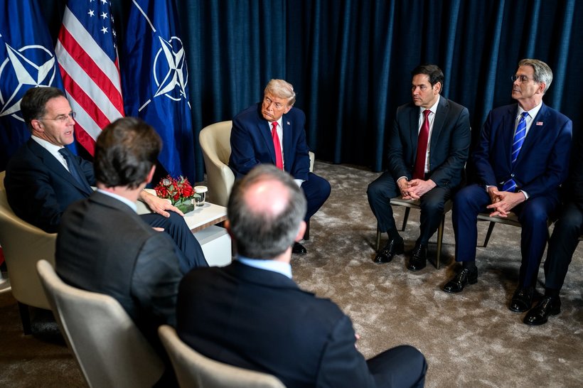  După ce Mark Rutte i-a atras atenţia că Europa a venit deja în ajutorul SUA în Afganistan, Trump susţine că trupele NATO „au rămas puţin în spatele liniei frontului” VIDEO