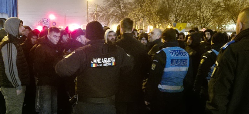 Sute de suporteri ai echipei PAOK Salonic, la Timişoara pentru a se interesa de situaţia celor cei 3 răniţi din accidentul de lângă Lugoj, în care 7 microbişti au murit