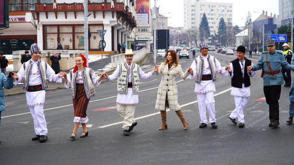  Autoritățile din Sibiu au sărbătorit Ziua Unirii Principatelor mai repede. Explicația prefectului: „Astăzi participă mai multă lume”