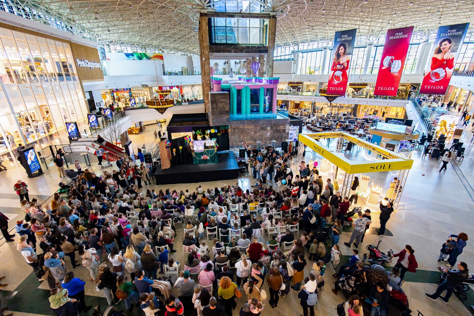  Vacanța devine o aventură de neuitat pentru cei mici, la Palas Iași: ateliere creative, teatru, magie și spectacole interactive