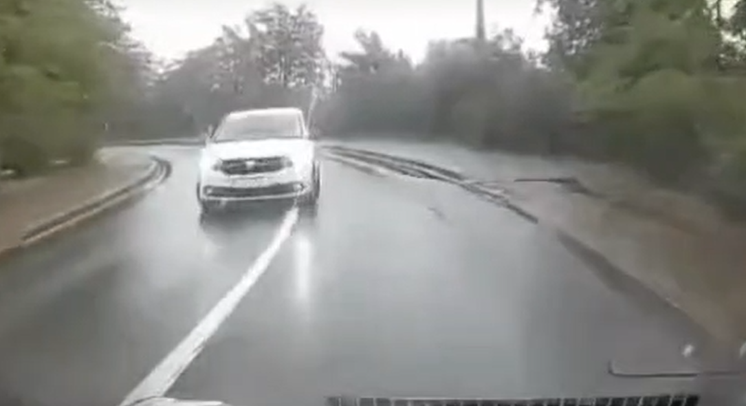  VIDEO | Inconștiență totală în Copou. Un nou șofer era cât pe ce să provoace o tragedie