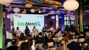 AVE lansează EduMetrix, o platformă pentru evaluarea 360° a școlilor din România. Primele 200 de unități se pot înscrie gratuit