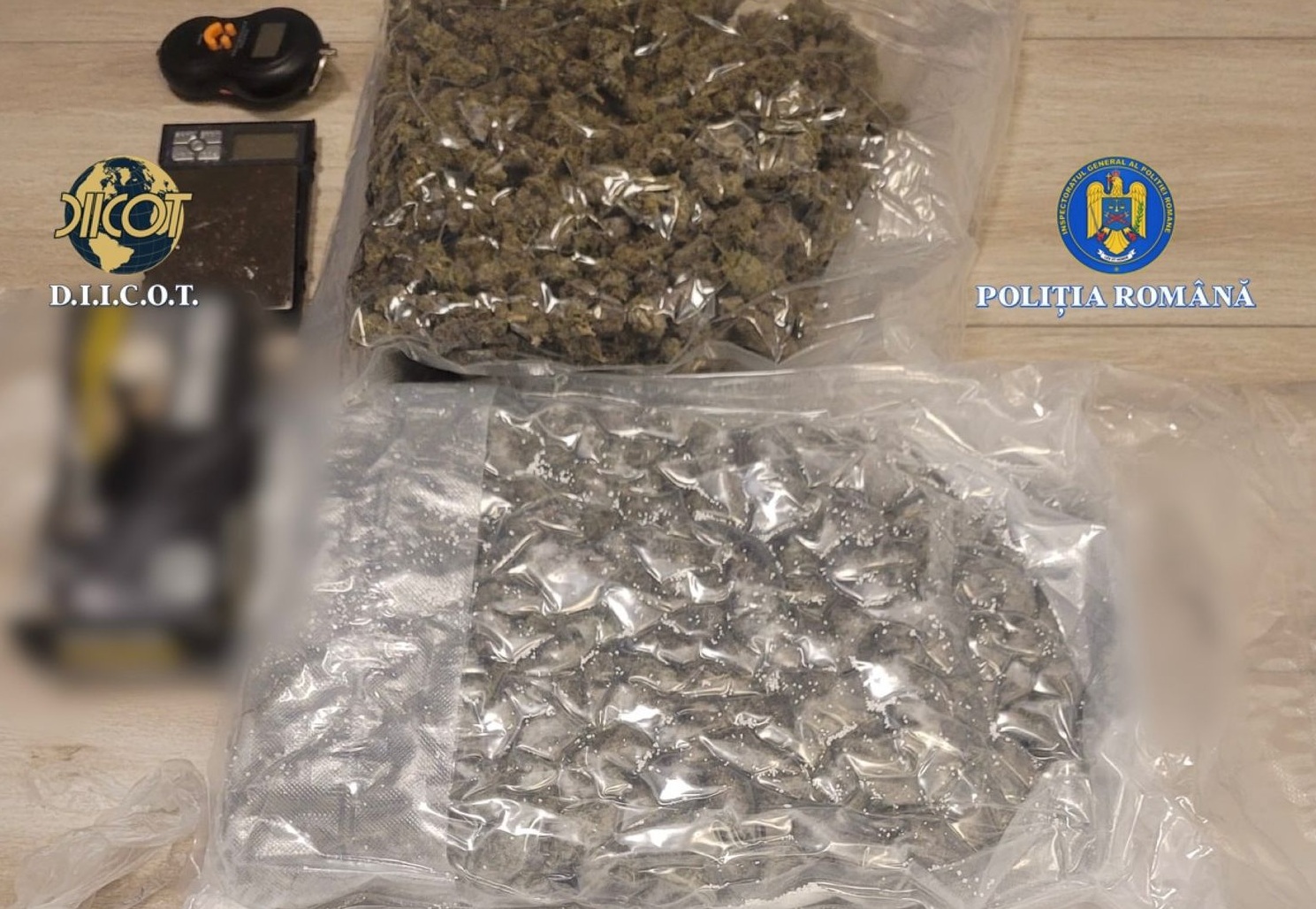  Tânăr de 21 de ani, arestat la Iași după ce polițiștii au găsit peste 3 kilograme de droguri