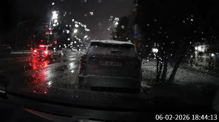 VIDEO – Copil, lovit în plin de o mașină, la Iași – Impactul, surprins de o cameră de bord