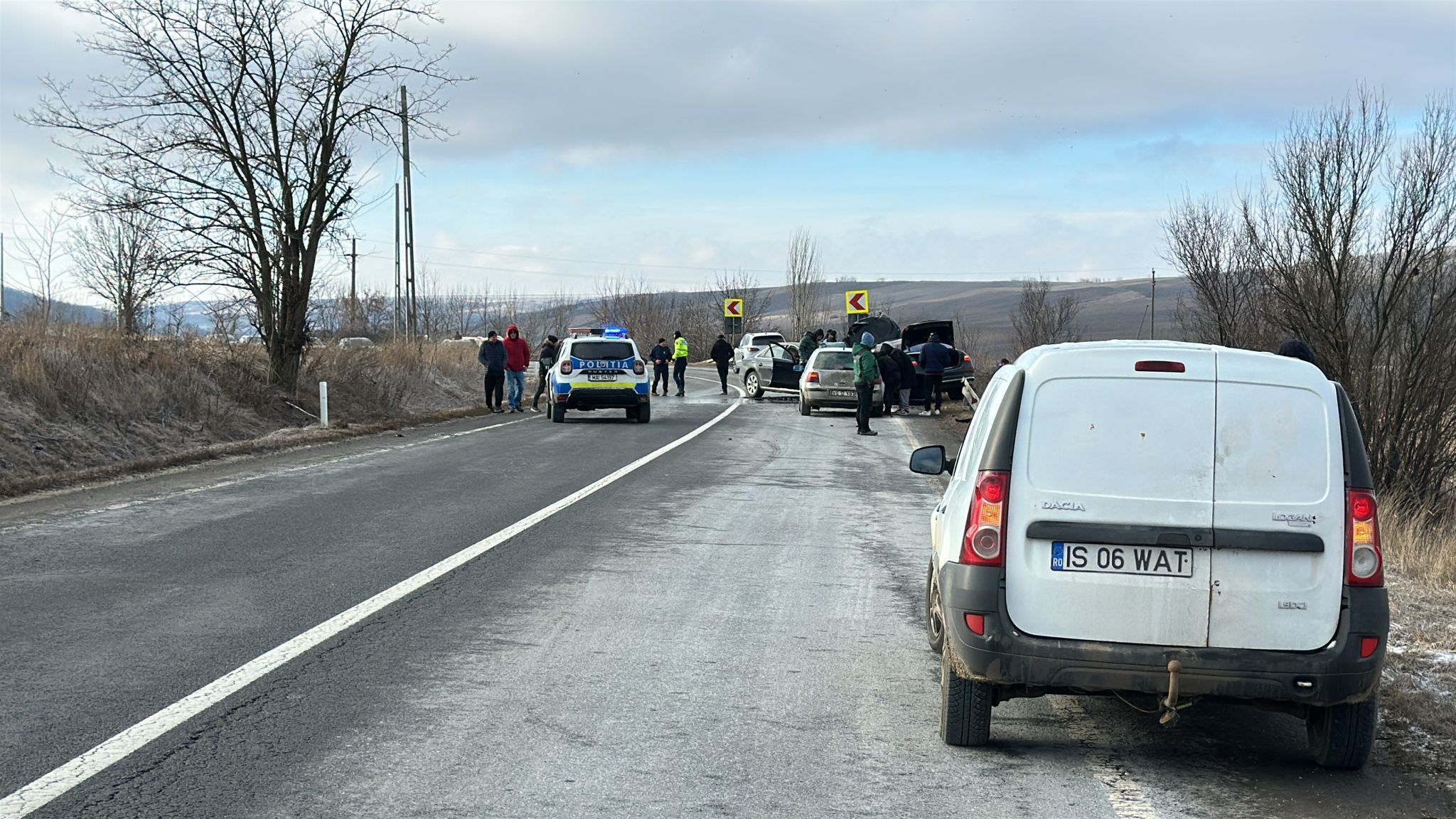 Accident mortal la Iași – Un bărbat a decedat, o femeie gravidă a fost rănită, după un impact între două mașini: un Audi și un Mercedes