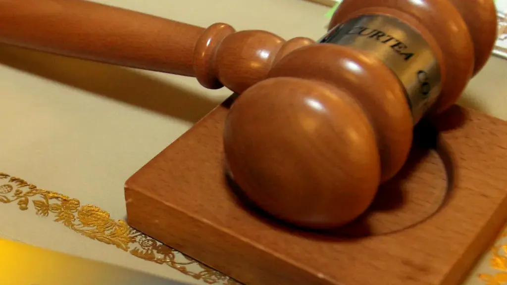  Traseul controversat al unui fost judecător din Bacău: de la o achitare definitivă înainte de pensionare la catedră. Pe traseu a apărut și soția unuia dintre inculpați