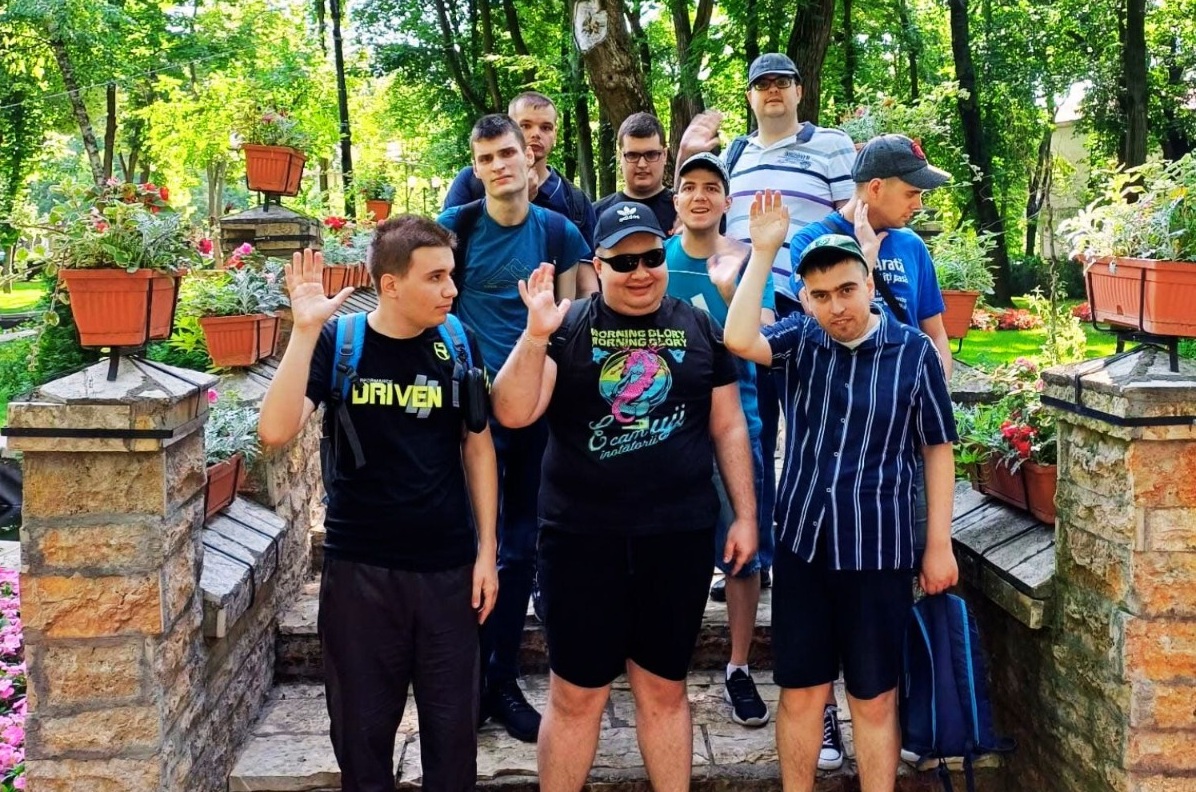  Tineri și adulți cu autism sever din Iași primesc acces la educație funcțională și incluziune socială printr-un proiect incluziv