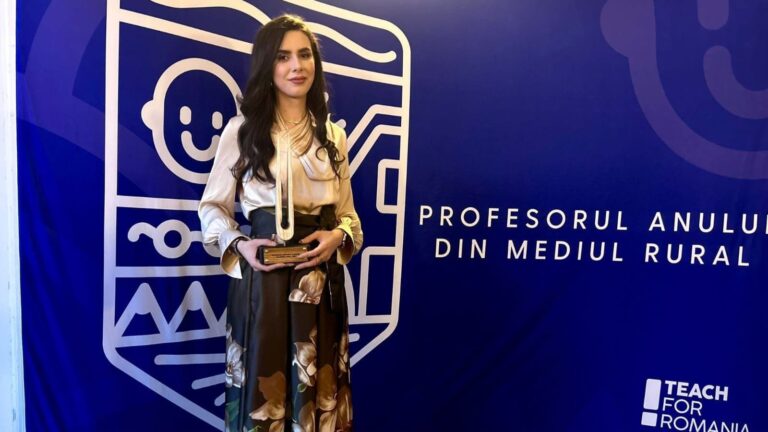 Distincția națională „Profesorul debutant al anului din mediul rural” vine la Iași. Cine este tânăra Ana-Maria Hanganu, profesoara care a transformat școala din Lunca Cetățuii