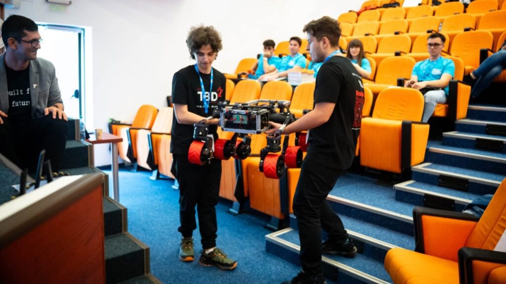  Elevii din România, provocați să rezolve probleme reale cu inteligență artificială: a fost lansat Concursul Național 3DUTECH