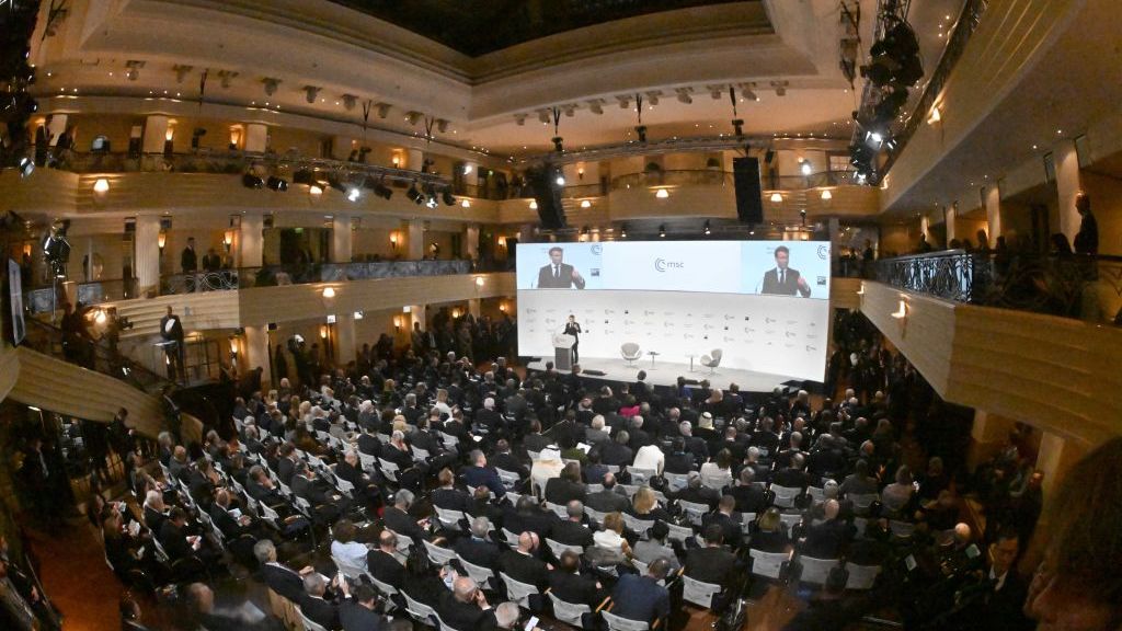  München: Să nu ne despletim și să nu ne sfâșiem hainele deplângând „noua ordine mondială”