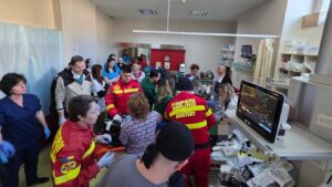Imagini din UPU. O armată de medici a încercat să-i salveze viața mamei din accidentul de la Ciortești