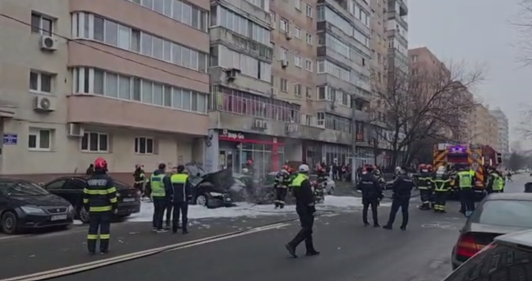 Incendiu puternic în Sectorul 6 al Capitalei. Mai multe mașini în flăcări, o persoană a decedat - UPDATE