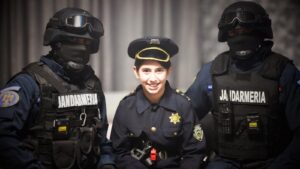 VIDEO | Surpriză a jandarmilor ieșeni pentru Denisa, o fetiță victimă a bullying-ului școlar