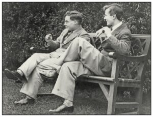 Medicii le impuneau bărbaților „să poarte pieptul gol”. O modă imposibilă, un Iași care râdea de moda viitorului. Ce scriau ziarele locale acum 100 de ani?