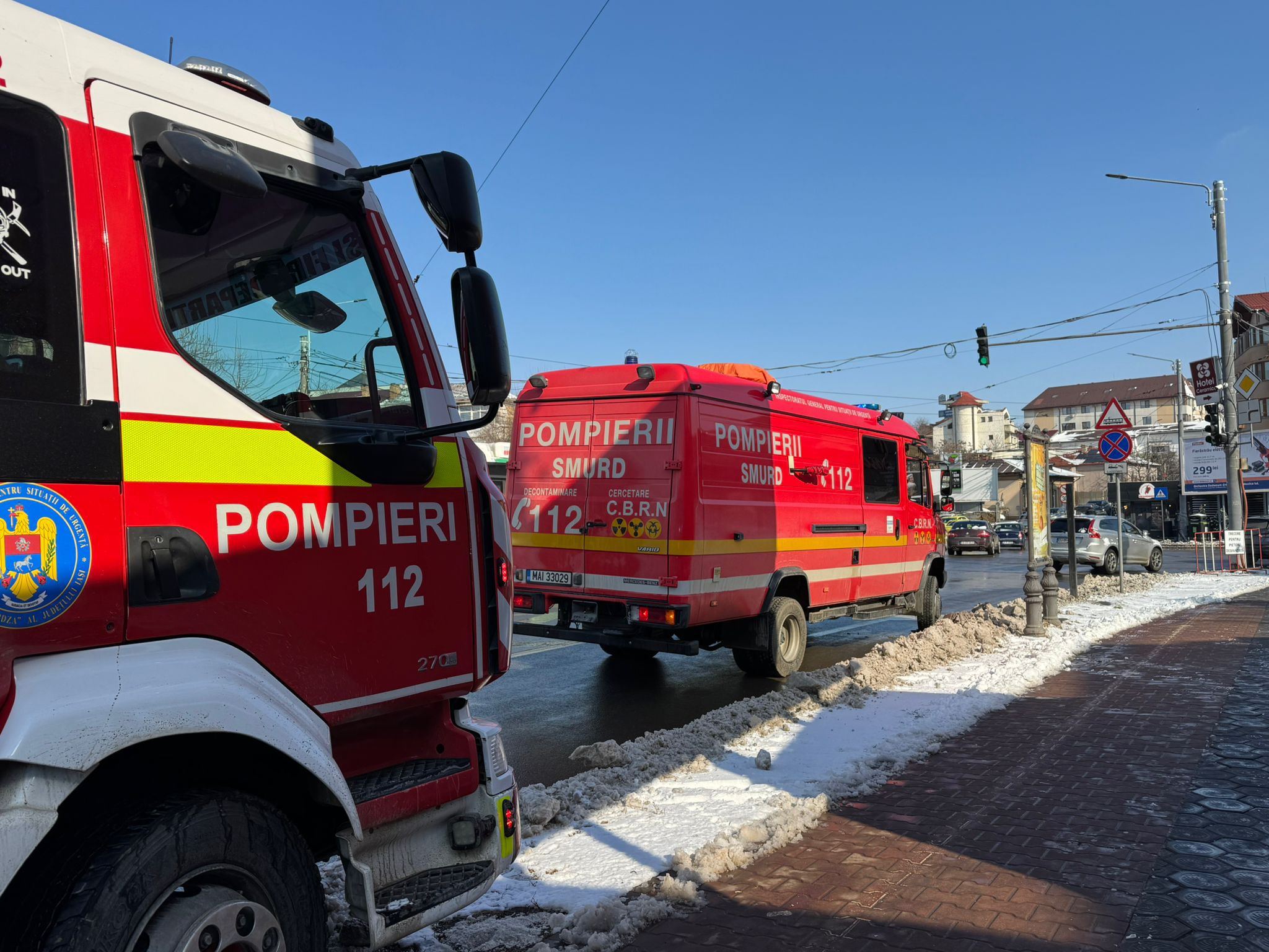  Mirosul din baia unui apartament din zona centrală a Iașului a pus pe jar autoritățile. Pompierii, la fața locului (FOTO)