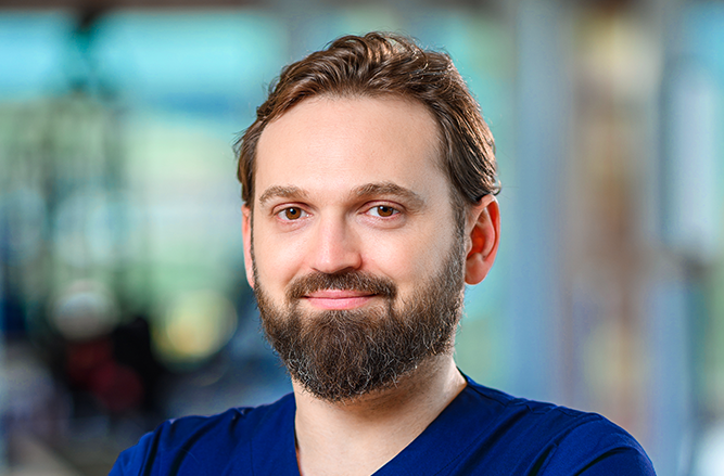  Reeducarea funcțională a mersului, asistată de roboți, în Spitalul de Recuperare Medicală Arcadia