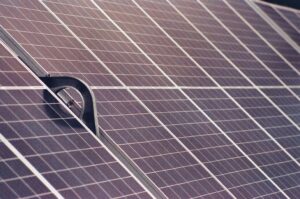 Adevăruri și mituri despre eficiența energetică a panourilor fotovoltaice (P)