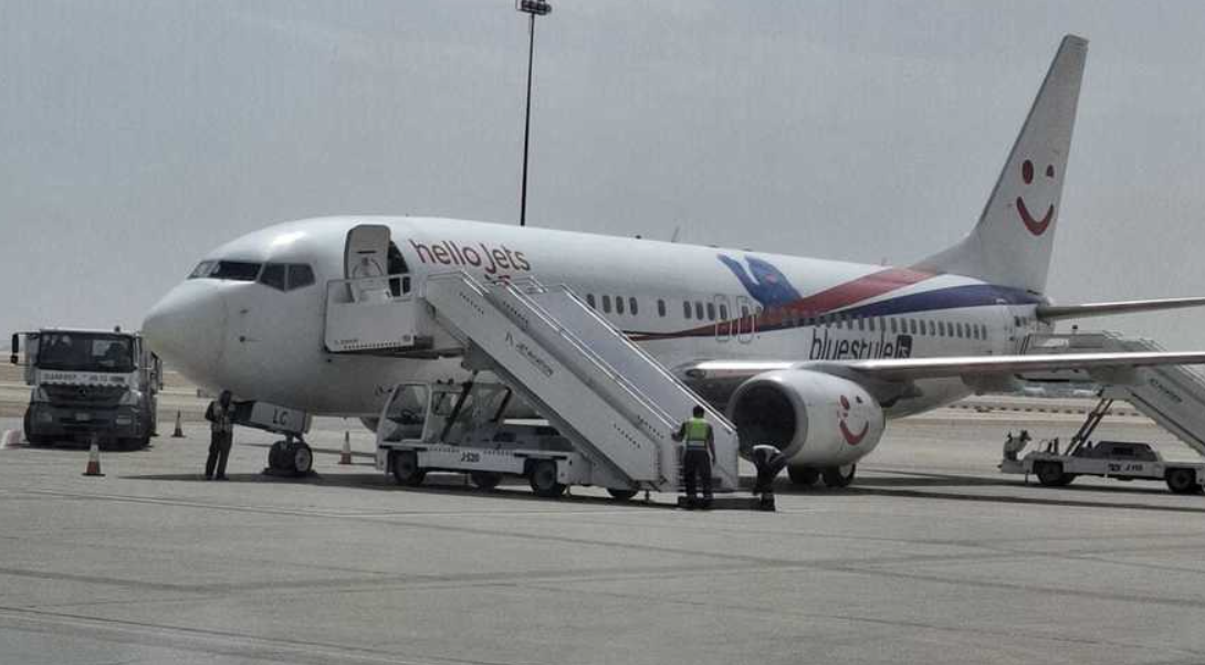 Companiile aeriene majorează prețurile ca răspuns la creșterea prețurilor la combustibil