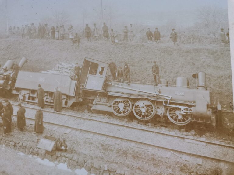 Demonstrație surpriză a unui ieșean pasionat, la 127 de ani de la accidentul feroviar dintre Bârnova și Ciurea. De unde a apărut confuzia cu cealaltă catastrofă feroviară, de la Ciurea, de acum 110 ani?