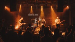 Adam’s Nest revine la Iași cu două concerte electro-acustice speciale la Cafeneaua Negru Zi