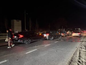 FOTO | Carambol la Podu Iloaiei după un accident între mai multe autoturisme