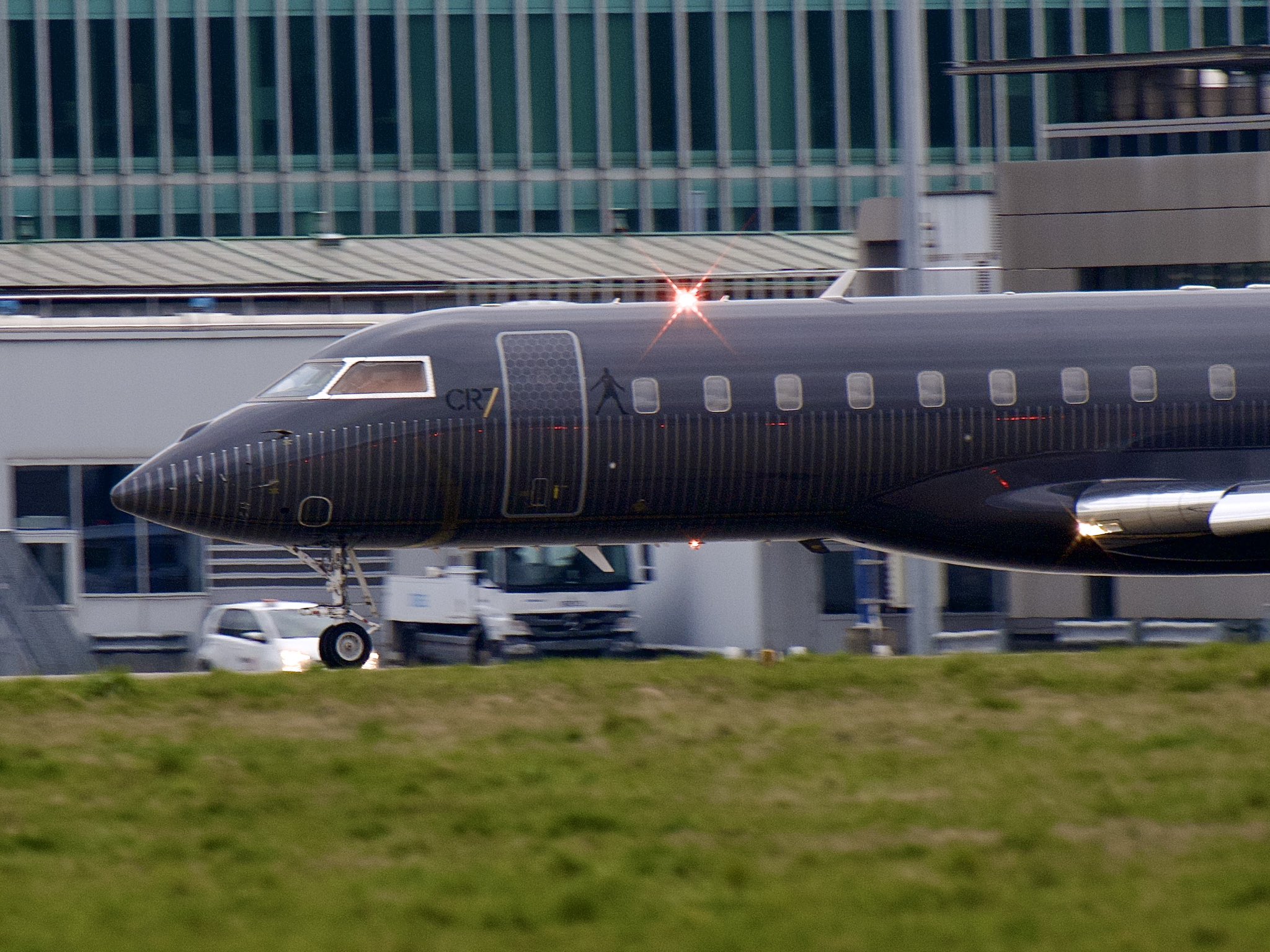  Războiul din Orientul Mijlociu: Avionul privat al lui Cristiano Ronaldo a părăsit Arabia Saudită în miezul nopţii