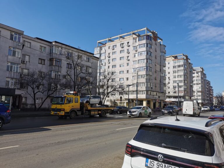 A început curățenia de primăvară în Iași – Atenție, se ridică mașini în Păcurari! (FOTO)