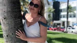 O beizadea, plasată la post în Emiratele Arabe Unite, critică Parlamentul pentru că a permis SUA să folosească baza Kogălniceanu