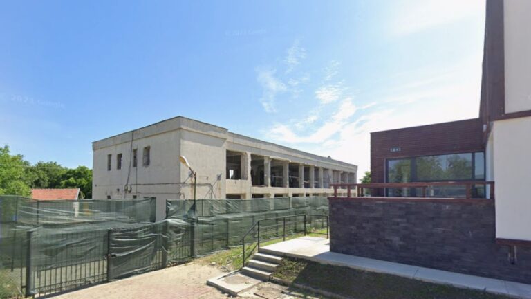 Judecătoria din județ care a funcționat doi ani la grădiniță revine în noul sediu. Renovarea s-a finalizat