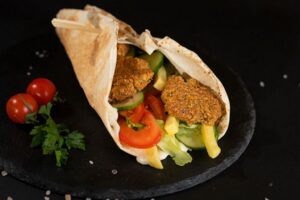 „Umbra” lui Dumnezeu la fast-food-urile din Iași! Care din aceste localuri au meniuri de post: unde poți mânca rapid și ieftin în această perioadă?