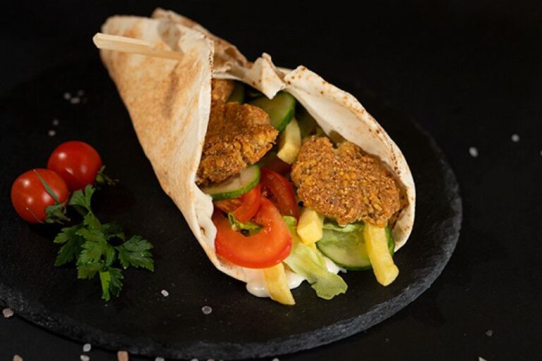 „Umbra” lui Dumnezeu la fast-food-urile din Iași! Care din aceste localuri au meniuri de post: unde poți mânca rapid și ieftin în această perioadă?