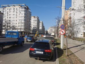 Evitați zona! Trafic infernal în Păcurari, pe ambele sensuri. Totul este redus la o bandă, și azi și mâine