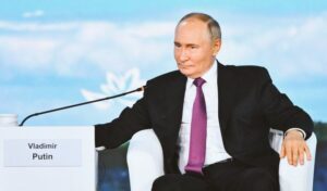 Speculaţii legate de sănătatea lui Putin, care „tuseşte” într-un mesaj video needitat - VIDEO