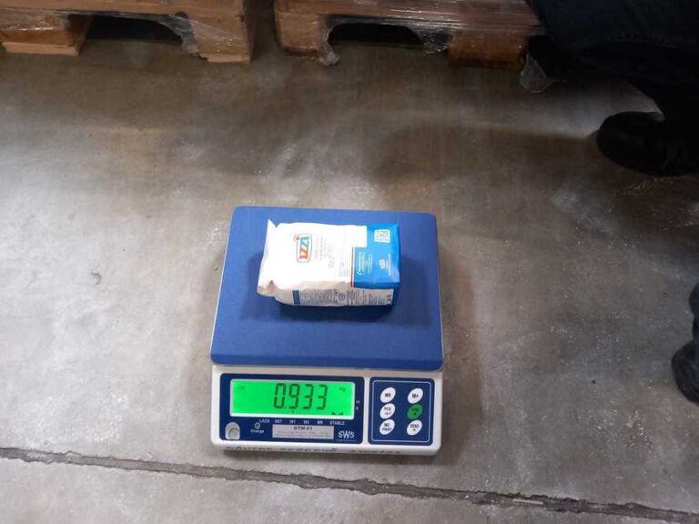 Zahăr retras de la vânzare din magazine după verificările ANPC. Diferențe semnificative între cantitatea netă declarată şi cea efectivă