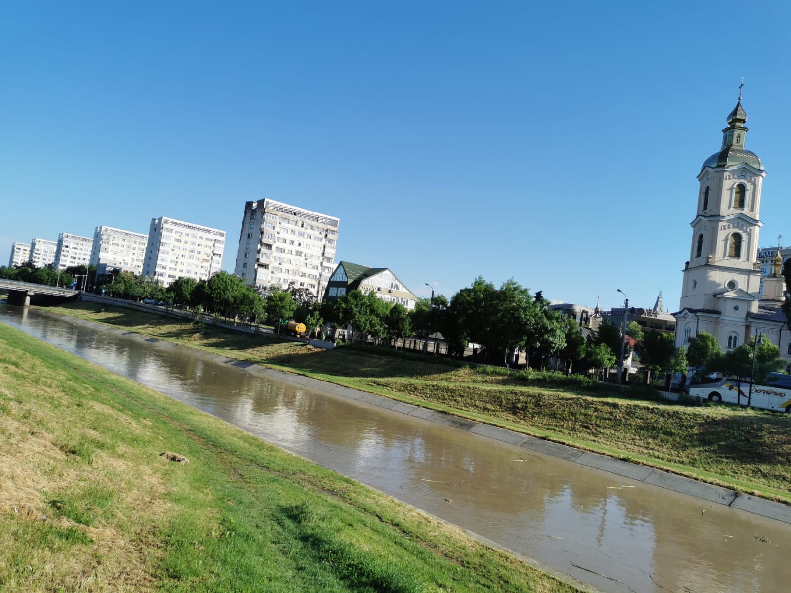 Probleme în Iași după ploaia torențială de aseară – Cum arăta Bahluiul ...