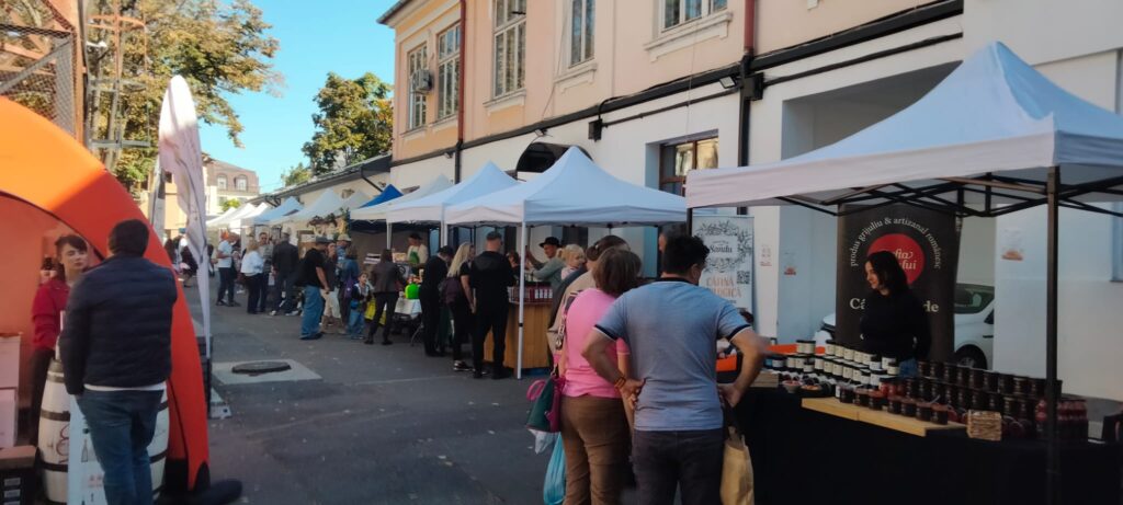  targ local iasi 10