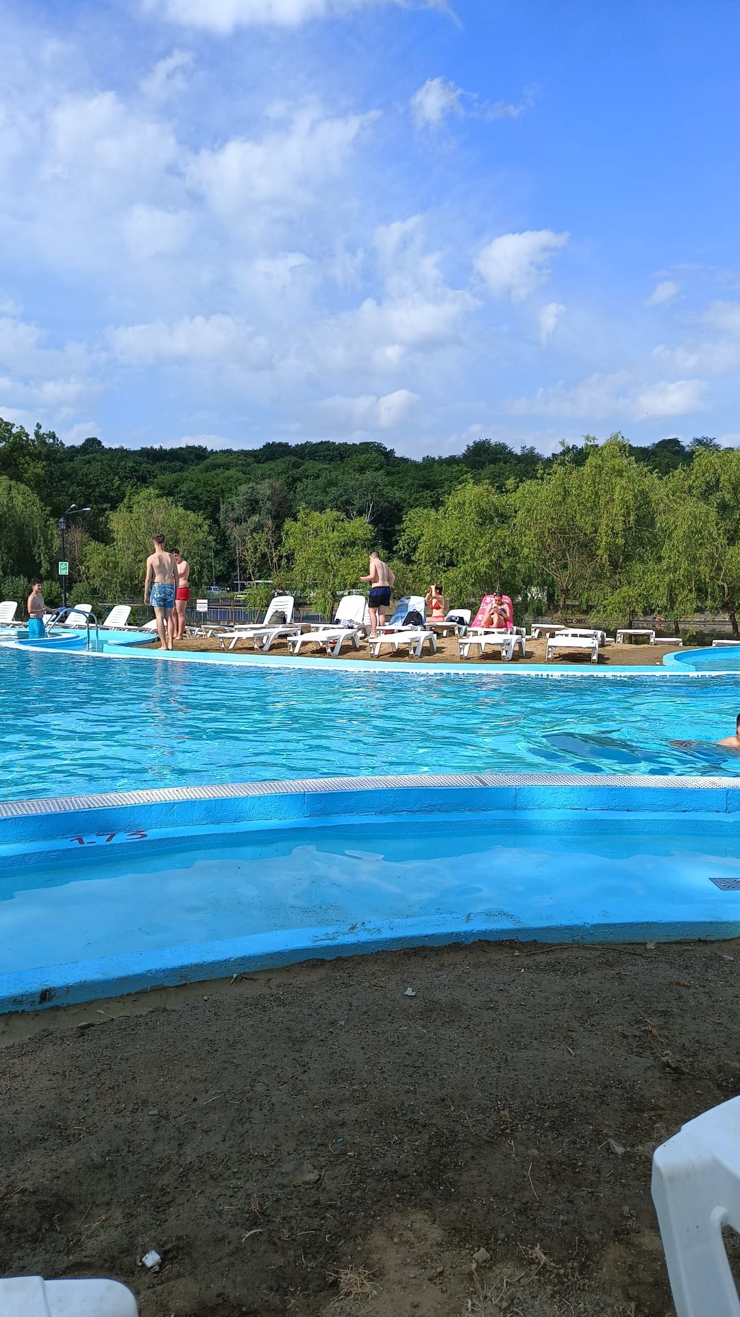 S-a deschis piscina de la Ciric. Cât costă intrarea - Ziarul de Iaşi ...
